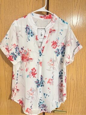 NWT White Blouse in Pink & Blue Floral Print, size L